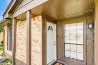 Game Room and Patio Family Home in the Colony!