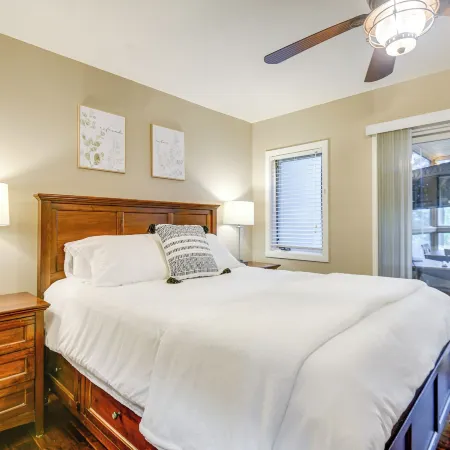 Gilford Townhome w/ Lakefront Beach & Pool Access!