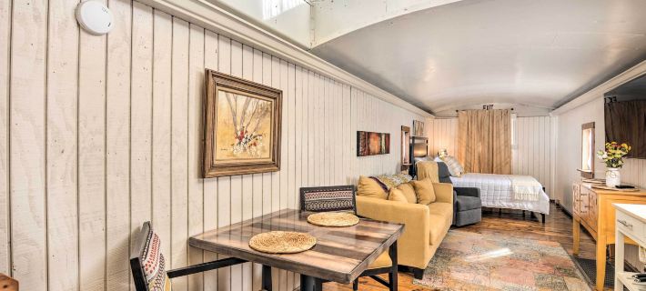 Unique Joplin Gem Converted Train Car Studio Hotels in Jasper County