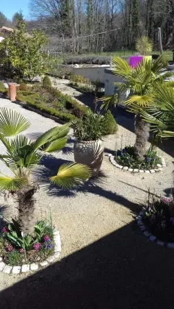 La Table de Pierre Отели в г. Шарра