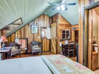 Butterfly Hollow B&B Hotels in Smith County