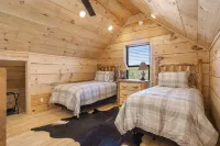 Elk Lodge Cabin for 4!