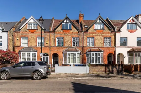 Chic Garden Flat in Leafy Ealing Отели рядом со станцией Acton Central