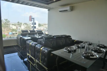 Hotel Jurkis, Kolhapur