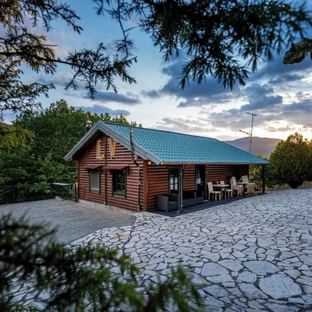 Chalet Likouresi Village