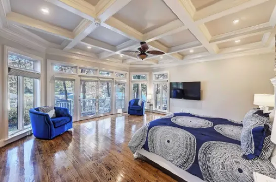 Lakefront Home Private Dock, Tiki Bar, Firepit Shore to Please by Avantstay