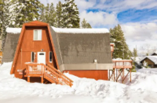 Chickadee by AvantStay Modern A-Frame Cabin