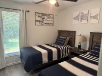 New Construction Near Jonathan Creek Ramp, Boat Parking, Sleeps 6