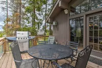 Sprawling Fraser Cabin w/ Private Hot Tub & Deck! - Homestays