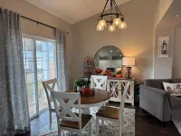 Charming 3-bedroom Home in Canby 캔비 호텔