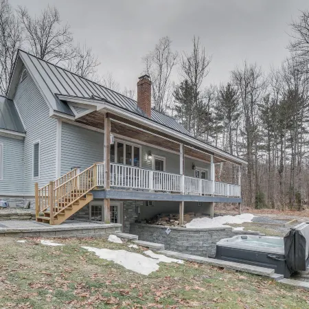Peaceful Cavendish Retreat w/ Hot Tub & Fireplace!