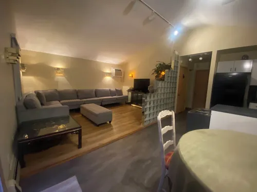 Spacious 4 bed & 2 bath House Near UBS Arena, JFK, and NYC Hotels in Elmont