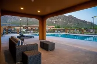 Landing Apartments Oro Valley - Pools