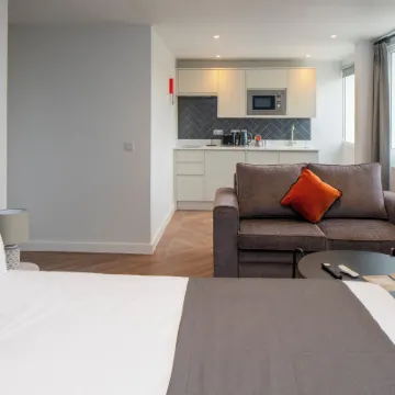 Station Suites Hotels near Middlesbrough Docks