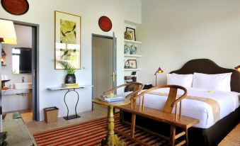 Room & Vespa 1 - Stay Central Seminyak Near Beach