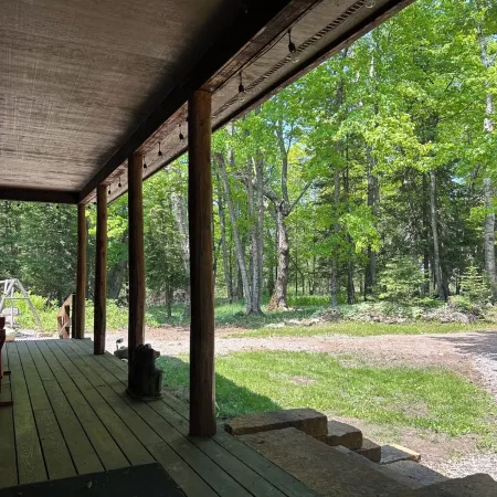 Bear's Den, A cozy 3-bedroom cabin in mature woods on Neebish Island with WiFi