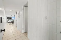 Breathtaking Ocean Views and Beachside Amenities - Stunning Coastal Escape