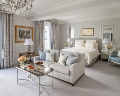 Four Seasons Hotel George V Paris Hotels in Paris
