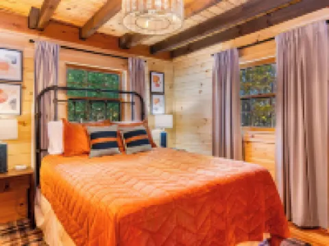 Romantic Modern Cabin w/Mountain Views, Hot Tub, Pet-Friendly & EV Charger Hotels in Cherry Log