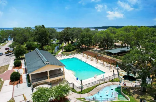 迷人的綠灣歷史之家一樓住宿