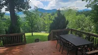 Mountain View Retreat/2Br Log Home Apt w/Private Dining Deck & BBQ/Massage
