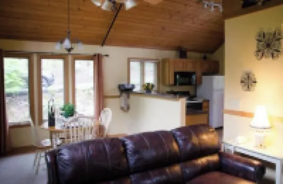 Romantic getaway w/hot tub