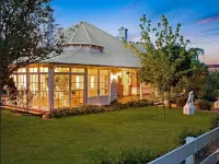 Historic Country Homestead Retreat The Mechanics Institute附近的飯店