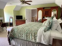 Hot tub*Prvt Lake*Land*Nature* up to14.ppl - Weddings/Retreats Rates Hotel dekat Publix Super Market at Cruse Marketplace