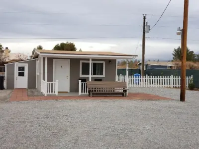 Sun Cabin #2 near death valley Studios Hotel in zona Yucca Mountain Science Center