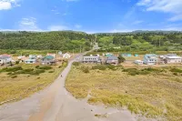 Dine on the Deck and Experience Amazing Views - Stunning Coastal Haven Hotel a Moclips