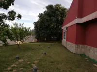 Rural house with swimming pool, garden and barbecue