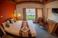 Black Beach Resort