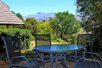 Cosy Cottage with Magnificent Lake and Mountain Views Hotel a Gaints Castle Game Reserve