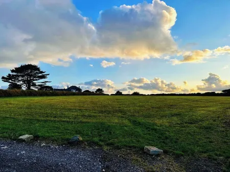 Manhay Farm Bijou- One-bedroom Countryside Cottage Near Falmouth, Cornwall Отели в г. Хельстон