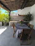 Vacation rental house in provence with jacuzzi (avignon) Hotels in Sarrians