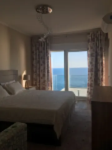 Cozy apartment with the gorgeous sea view, pool and private beach Hotels in 