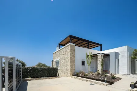 Villa Elies – Private Retreat Surrounded by Olive Trees