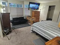 5 mins from Chadfield reservoir Tranquil 4-bedroom house AC in West Littleton Hotels in Ken Caryl