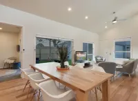 Close to the Coast & GMHBA stadium Belmont Hotels in Belmont