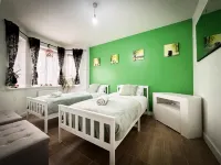 Spacious Modern Townhouse, Discounts on long stays! Hotele w: Smethwick