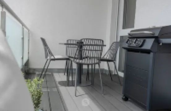 Perfect city center location, 107 sqm, directly at the opera house in suite flair with balcony!