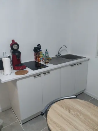 La Petite Maisonnette des Amoureux Отели в г. Эндр