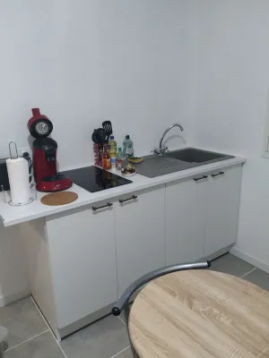 La Petite Maisonnette des Amoureux Hotels in Chitray