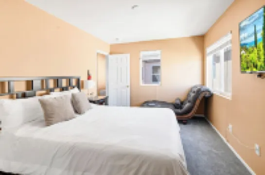 Charming 3-bedroom house in enchanting Temecula with AC, WiFi