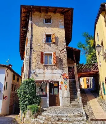 Charming 2-bedroom apartment with AC, WiFi in lovely Polcenigo