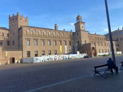 Vintage bright& cosy central apartament Các khách sạn gần Stazione di Carpi