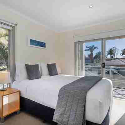 Crow's Nest Apartments Rooms
