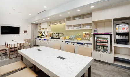 Home2 Suites by Hilton Johnson City Отели рядом с достопримечательностью «Парк Джаст Джамп Трамполайн»
