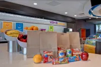 Tru by Hilton Fort Walton Beach - parking