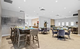 DoubleTree by Hilton New York JFK Airport